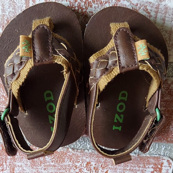 izod sandals